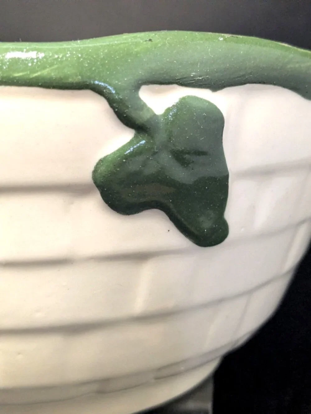 Roseville Ceramics Inc. Mixing Bowl 8.5 Inch Green Ivy Leaves Country Farmhouse